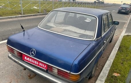 Mercedes-Benz W123, 1982 год, 250 000 рублей, 2 фотография