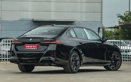 BMW 5 серия, 2025 год, 5 680 000 рублей, 6 фотография