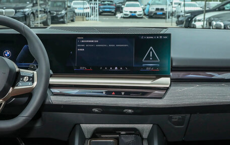 BMW 5 серия, 2025 год, 5 680 000 рублей, 27 фотография