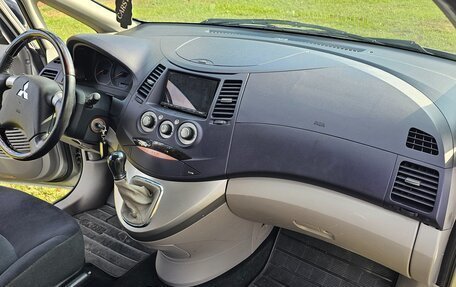 Mitsubishi Grandis, 2008 год, 777 000 рублей, 31 фотография