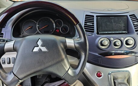 Mitsubishi Grandis, 2008 год, 777 000 рублей, 38 фотография