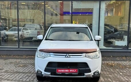 Mitsubishi Outlander III рестайлинг 3, 2014 год, 1 450 000 рублей, 2 фотография