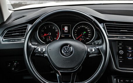 Volkswagen Tiguan II, 2020 год, 3 000 000 рублей, 21 фотография