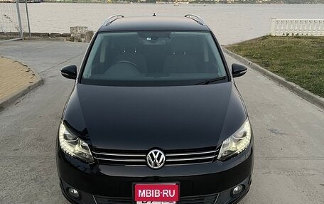 Volkswagen Touran III, 2013 год, 1 150 000 рублей, 2 фотография