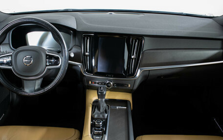 Volvo V90 Cross Country I рестайлинг, 2017 год, 2 850 000 рублей, 11 фотография