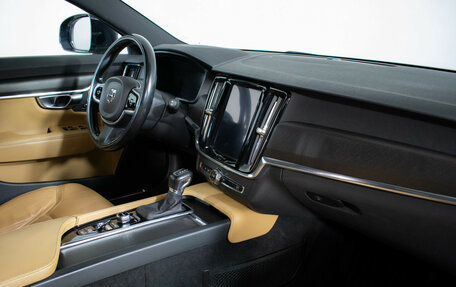 Volvo V90 Cross Country I рестайлинг, 2017 год, 2 850 000 рублей, 9 фотография