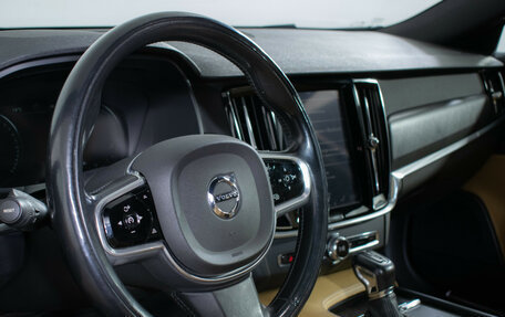 Volvo V90 Cross Country I рестайлинг, 2017 год, 2 850 000 рублей, 13 фотография