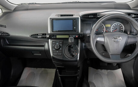 Toyota Wish II, 2013 год, 1 379 000 рублей, 15 фотография