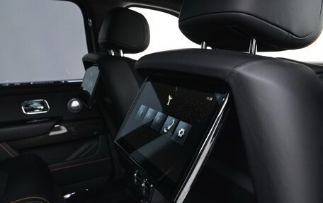 Rolls-Royce Cullinan, 2025 год, 69 000 000 рублей, 10 фотография