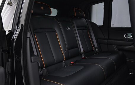 Rolls-Royce Cullinan, 2025 год, 69 000 000 рублей, 8 фотография