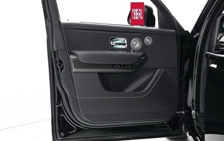 Rolls-Royce Cullinan, 2025 год, 69 000 000 рублей, 13 фотография