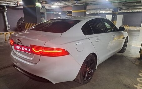 Jaguar XE I рестайлинг, 2016 год, 1 700 000 рублей, 4 фотография