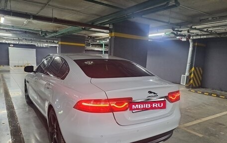 Jaguar XE I рестайлинг, 2016 год, 1 700 000 рублей, 5 фотография