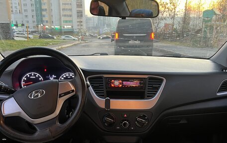 Hyundai Solaris II рестайлинг, 2018 год, 1 140 000 рублей, 7 фотография