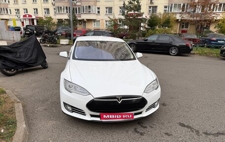 Tesla Model S I, 2013 год, 2 100 000 рублей, 1 фотография