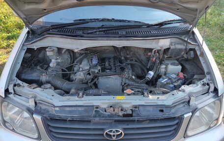Toyota Lite Ace IV, 2000 год, 750 000 рублей, 11 фотография