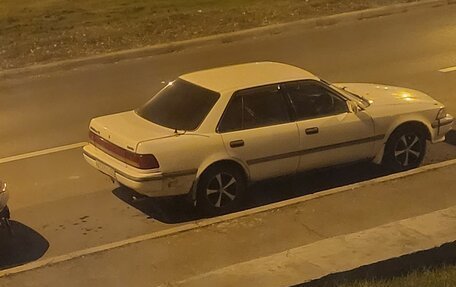 Toyota Corona VIII (T170), 1990 год, 175 000 рублей, 2 фотография