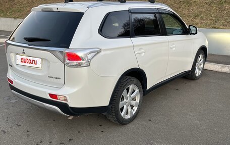 Mitsubishi Outlander III рестайлинг 3, 2014 год, 1 250 000 рублей, 3 фотография