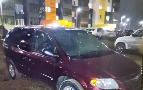 Chrysler Voyager IV, 2001 год, 300 000 рублей, 2 фотография