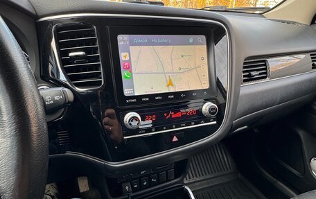 Mitsubishi Outlander III рестайлинг 3, 2021 год, 2 500 000 рублей, 3 фотография