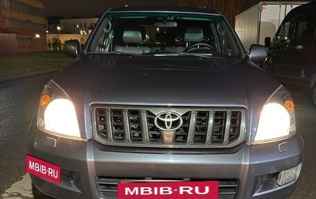 Toyota Land Cruiser Prado 120 рестайлинг, 2005 год, 2 450 000 рублей, 6 фотография