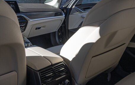 BMW 5 серия, 2018 год, 3 800 000 рублей, 14 фотография