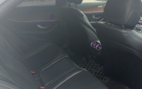 Mercedes-Benz E-Класс, 2016 год, 2 450 000 рублей, 18 фотография