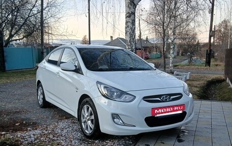 Hyundai Solaris II рестайлинг, 2013 год, 825 000 рублей, 2 фотография