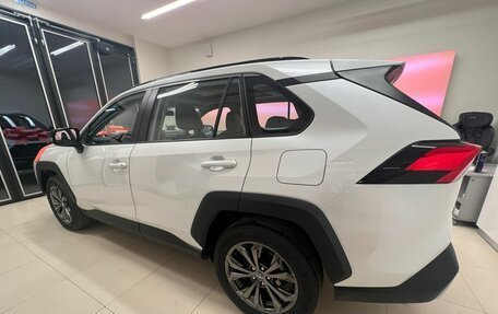 Toyota RAV4, 2025 год, 4 600 000 рублей, 7 фотография