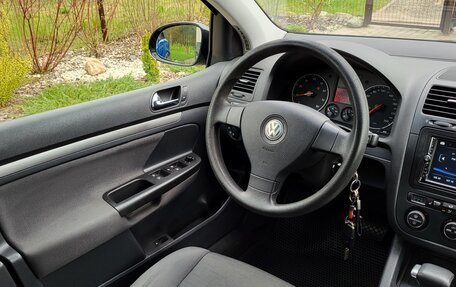 Volkswagen Golf V, 2005 год, 680 000 рублей, 16 фотография