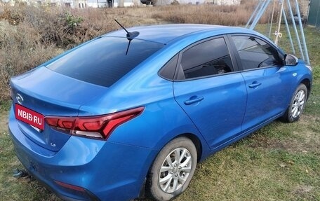 Hyundai Solaris II рестайлинг, 2017 год, 1 350 000 рублей, 1 фотография