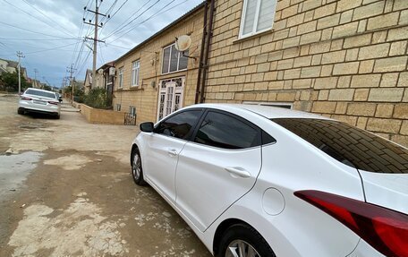 Hyundai Elantra V, 2013 год, 950 000 рублей, 2 фотография