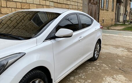 Hyundai Elantra V, 2013 год, 950 000 рублей, 3 фотография