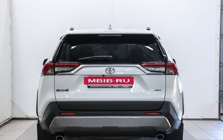 Toyota RAV4, 2021 год, 3 475 000 рублей, 4 фотография