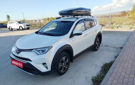 Toyota RAV4, 2018 год, 2 500 000 рублей, 3 фотография