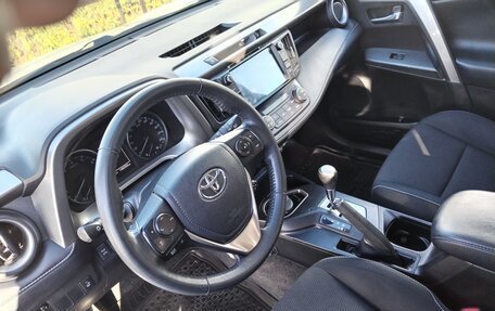 Toyota RAV4, 2018 год, 2 500 000 рублей, 8 фотография
