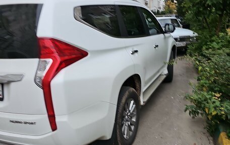 Mitsubishi Pajero Sport III рестайлинг, 2018 год, 2 850 000 рублей, 3 фотография