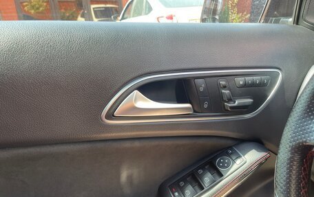 Mercedes-Benz GLA, 2015 год, 1 930 000 рублей, 10 фотография