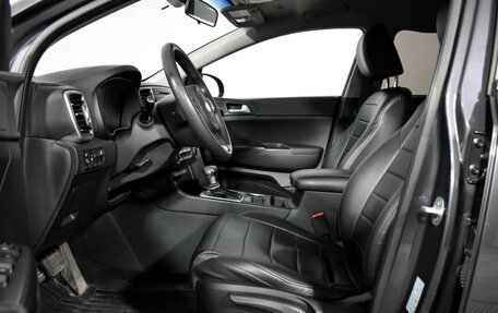 KIA Sportage IV рестайлинг, 2018 год, 1 880 000 рублей, 10 фотография