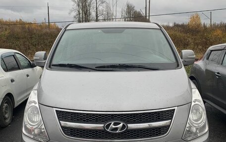 Hyundai Grand Starex Grand Starex I рестайлинг 2, 2014 год, 1 900 000 рублей, 1 фотография
