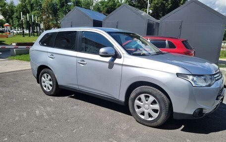 Mitsubishi Outlander III рестайлинг 3, 2012 год, 1 250 000 рублей, 8 фотография