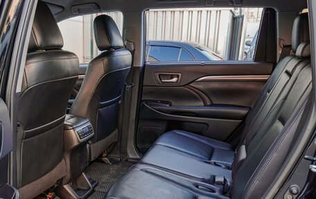 Toyota Highlander III, 2019 год, 3 670 000 рублей, 13 фотография