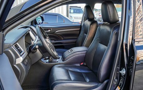 Toyota Highlander III, 2019 год, 3 670 000 рублей, 11 фотография