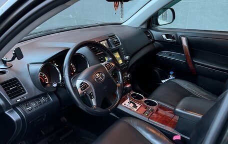 Toyota Highlander III, 2010 год, 1 900 000 рублей, 3 фотография