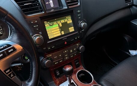 Toyota Highlander III, 2010 год, 1 900 000 рублей, 8 фотография