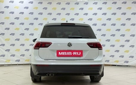 Volkswagen Tiguan II, 2019 год, 1 889 000 рублей, 6 фотография