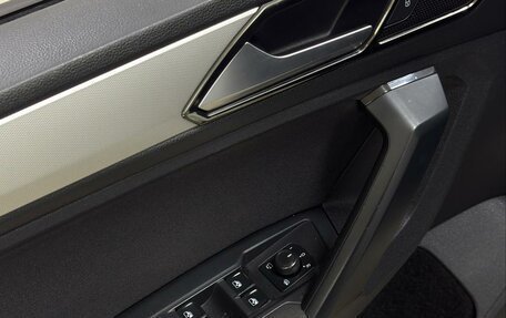 Volkswagen Tiguan II, 2019 год, 1 889 000 рублей, 19 фотография