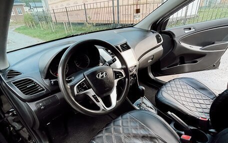 Hyundai Solaris II рестайлинг, 2013 год, 700 000 рублей, 13 фотография