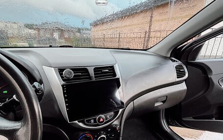 Hyundai Solaris II рестайлинг, 2013 год, 700 000 рублей, 15 фотография