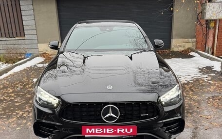 Mercedes-Benz E-Класс, 2022 год, 4 330 000 рублей, 2 фотография